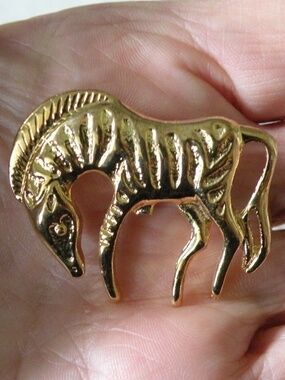 Vintage Gold Tone Modern Stylized Zebra Pin